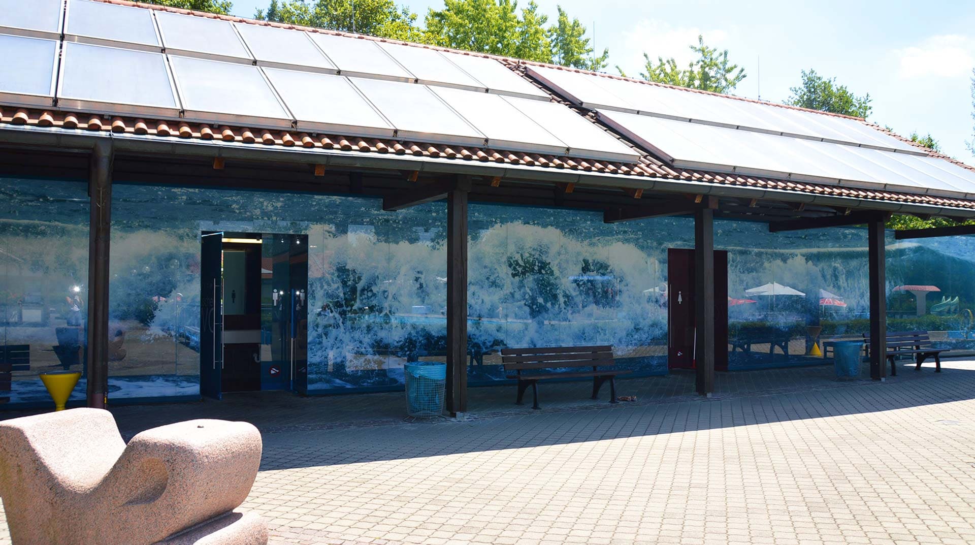 Sanitärbereich von Außen des Freibad Mammendorf